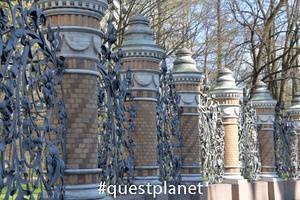 Решетка Михайловского сада