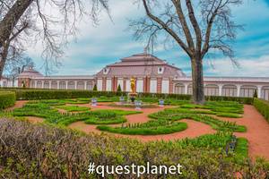 Дворец Монплезир и Монплезирский сад