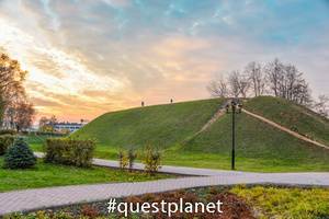 Земляные валы у Дмитровского Кремля