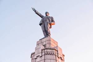 Памятник В. И. Ленину