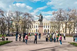 Площадь Искусств