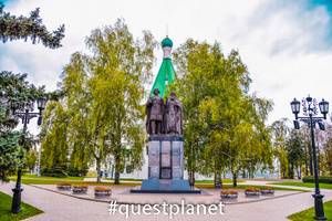 Памятник князю Юрию Всеволодовичу и епископу Симону Суздальскому